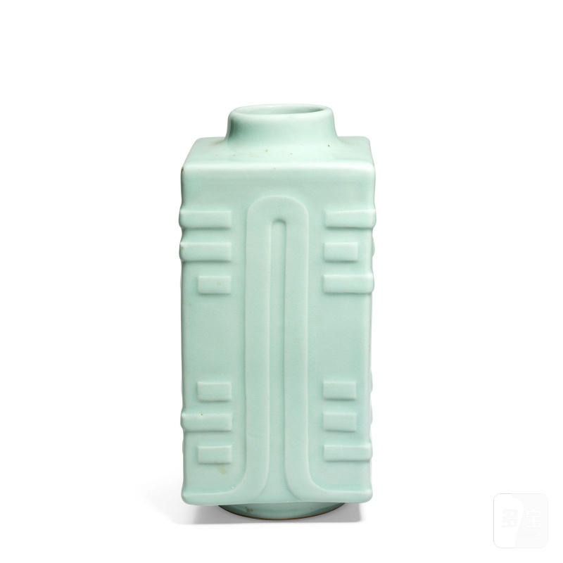 二十世紀 胭脂紅釉瓶及青釉琮式瓶 | A PINK ENAMELLED VASE AND A CELADON FANGCONG - 图10